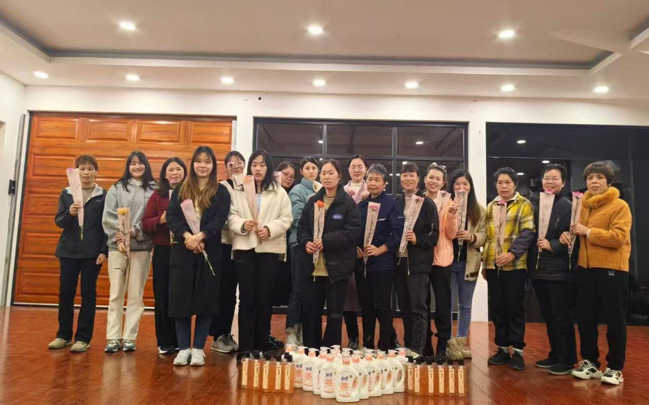 Yifa Automatic Door Employee  Activities  Display